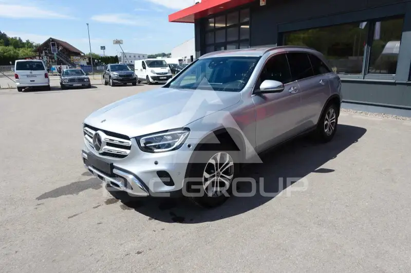 2021 Mercedes Benz GLC 220