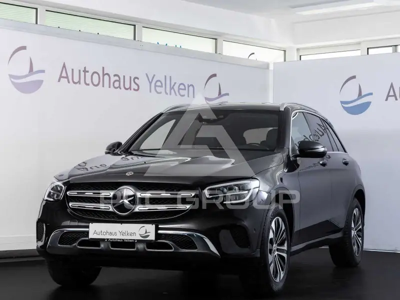 2021 Mercedes Benz GLC 220