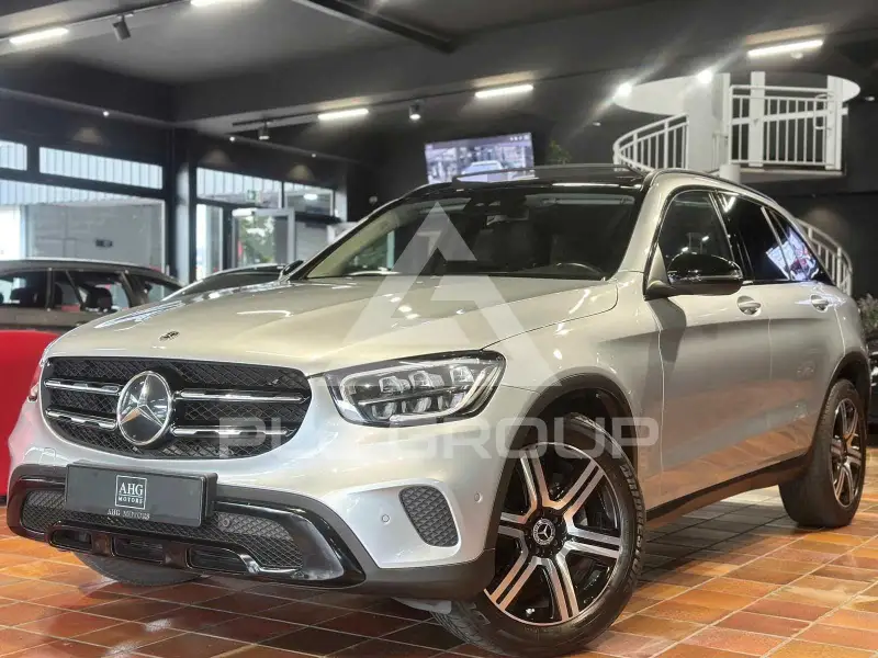 2021 Mercedes Benz GLC 220