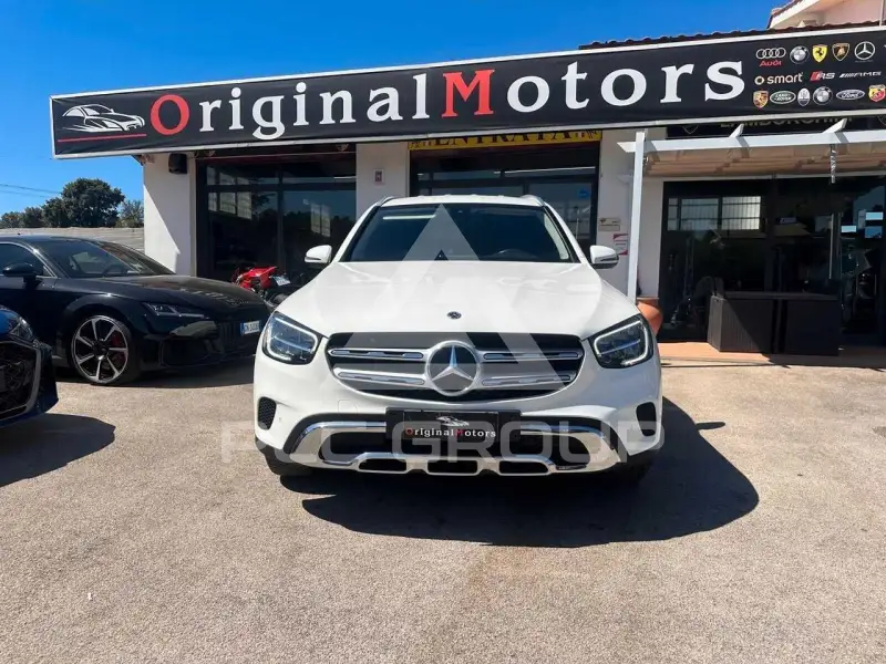 2021 Mercedes Benz GLC 220