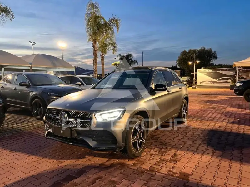 2021 Mercedes Benz GLC 220