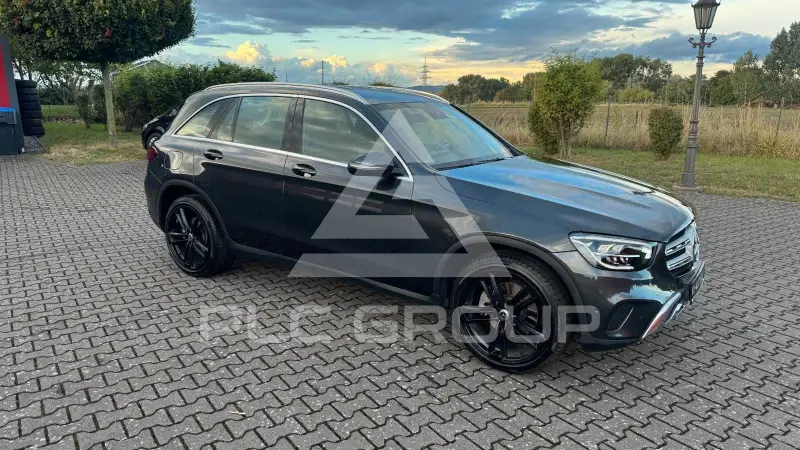 2021 Mercedes Benz GLC 220