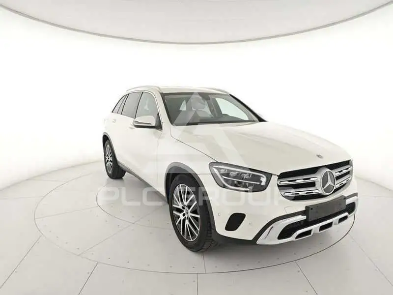 2021 Mercedes Benz GLC 220