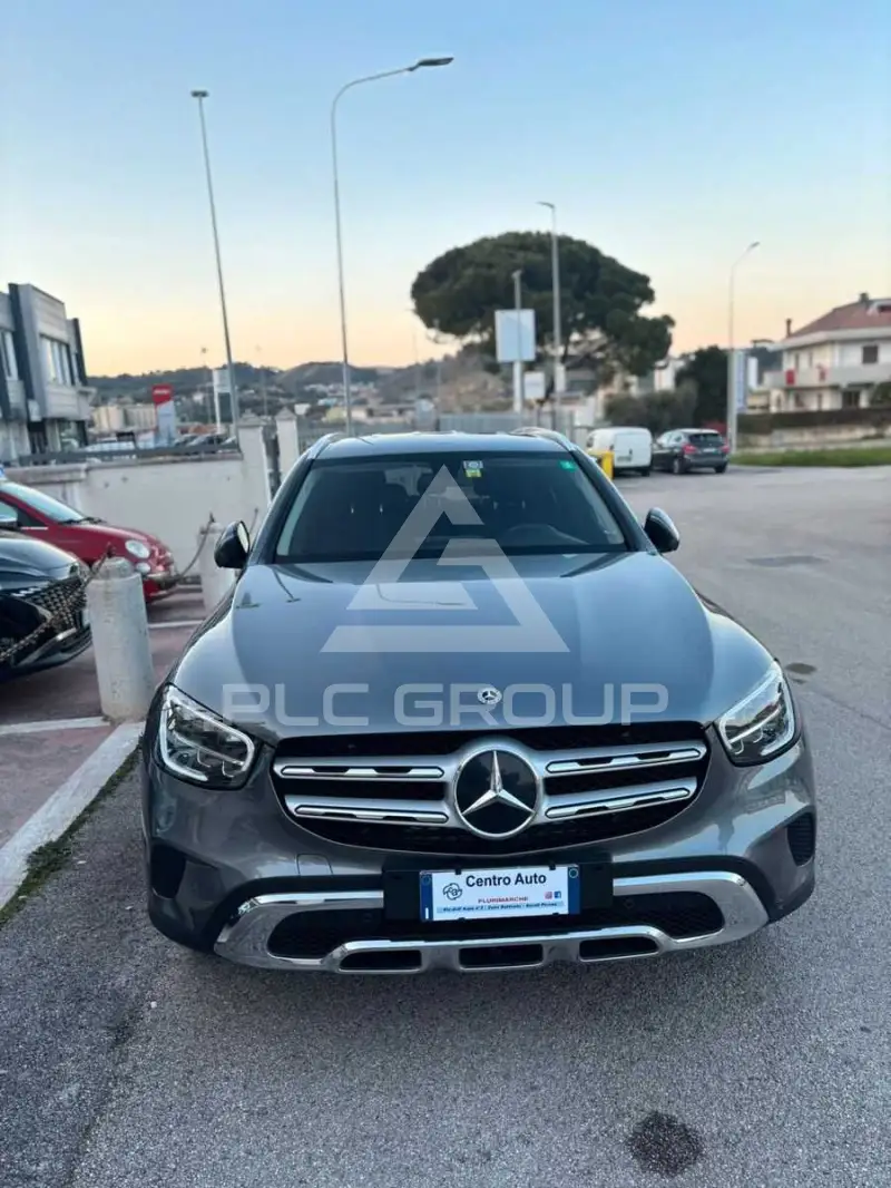 2021 Mercedes Benz GLC 220