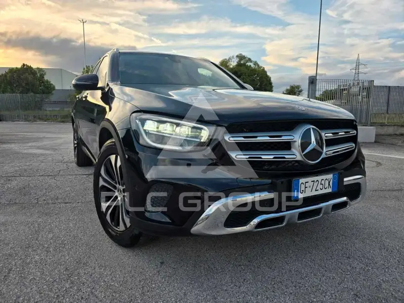 2021 Mercedes Benz GLC 220