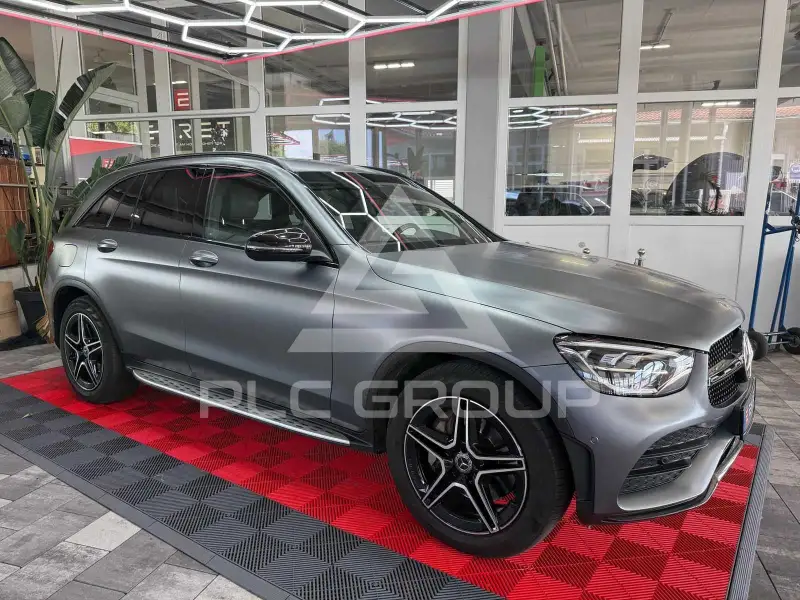 2021 Mercedes Benz GLC 220