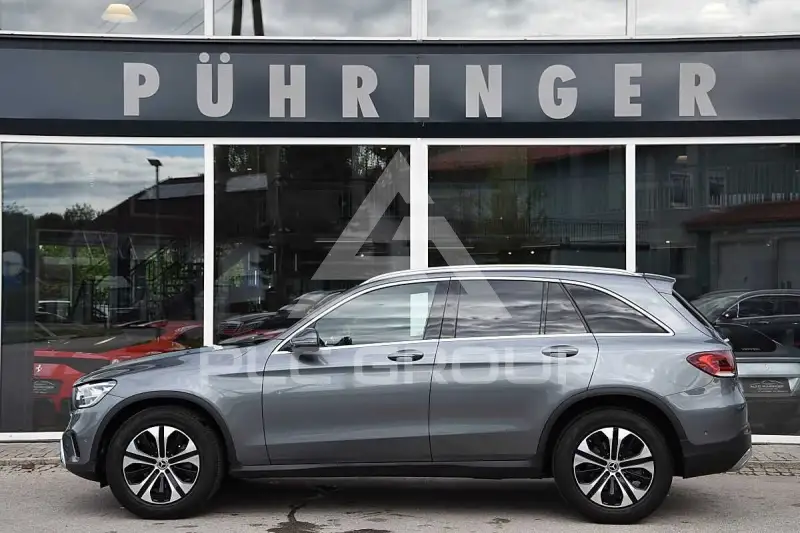 2021 Mercedes Benz GLC 220