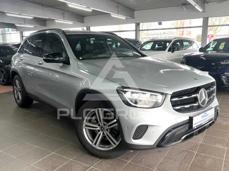 2021 Mercedes Benz GLC 220