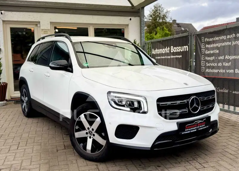 2021 Mercedes Benz GLB 220