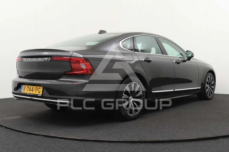 2021 Volvo S90