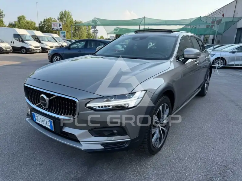 2021 Volvo V90