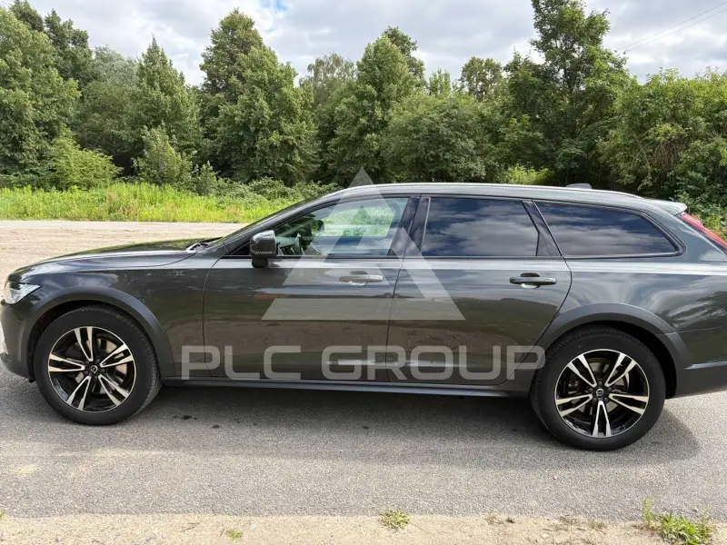 2021 Volvo V90