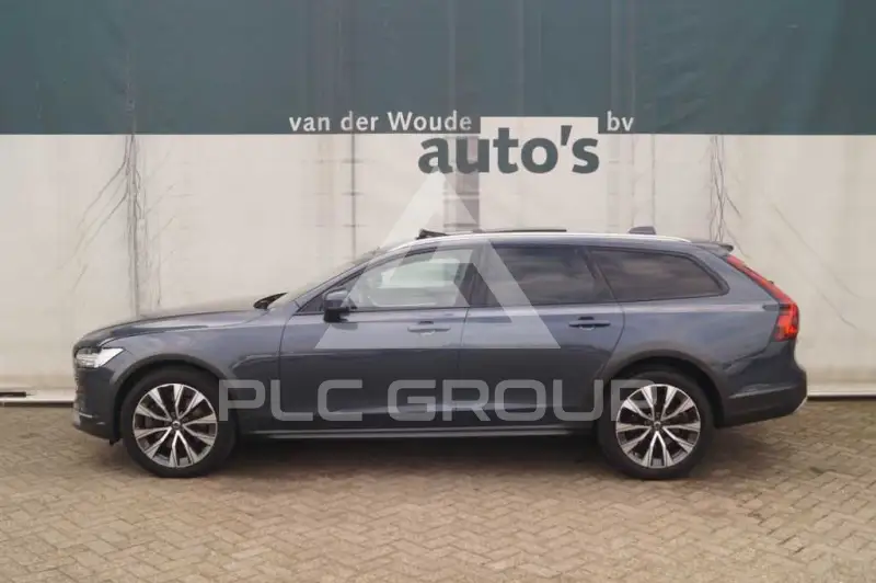 2021 Volvo V90