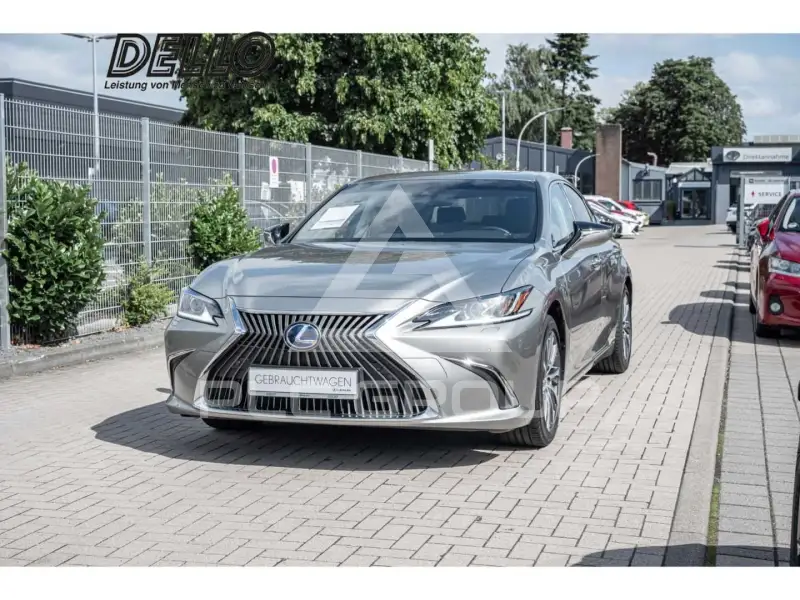 2021 Lexus ES300