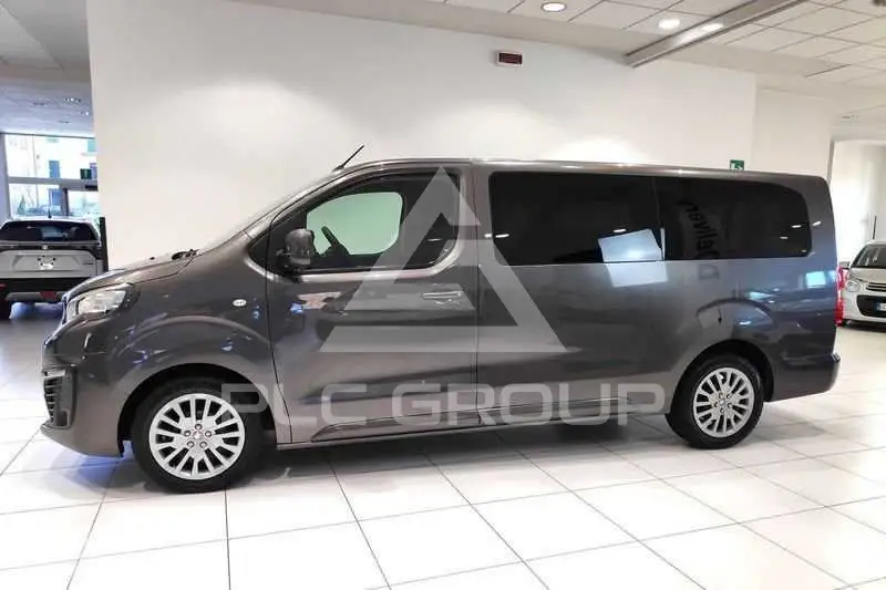 2021 Peugeot Traveller