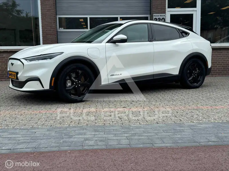 2021 Ford MUSTANG