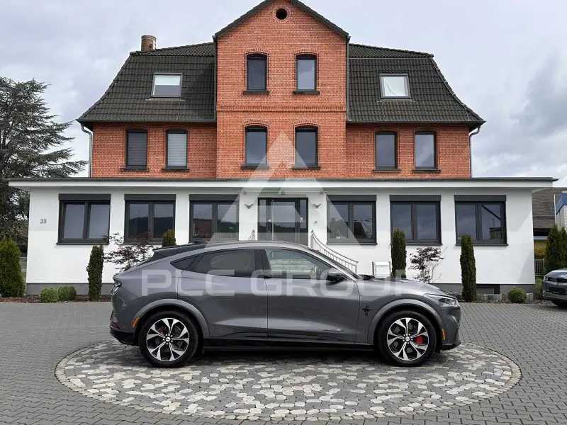 2021 Ford MUSTANG