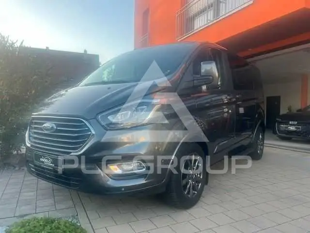 2021 Ford Tourneo