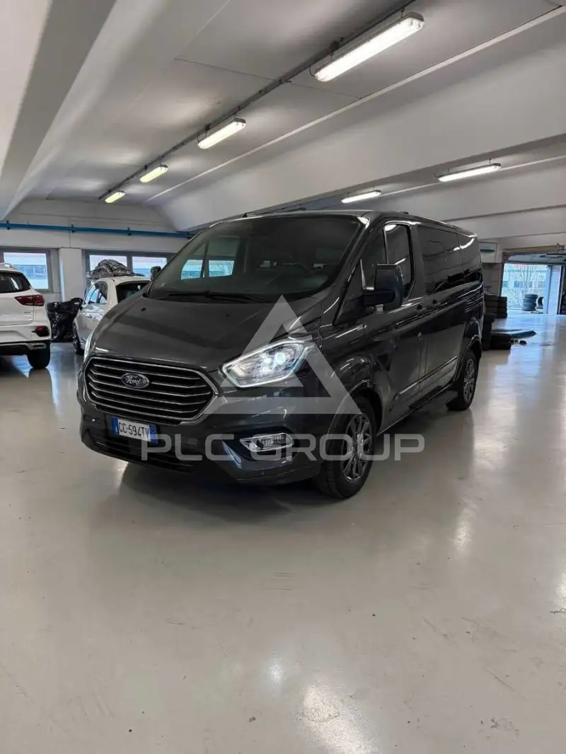 2021 Ford Tourneo