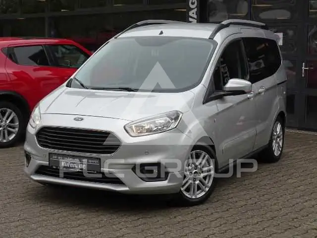 2021 Ford Tourneo