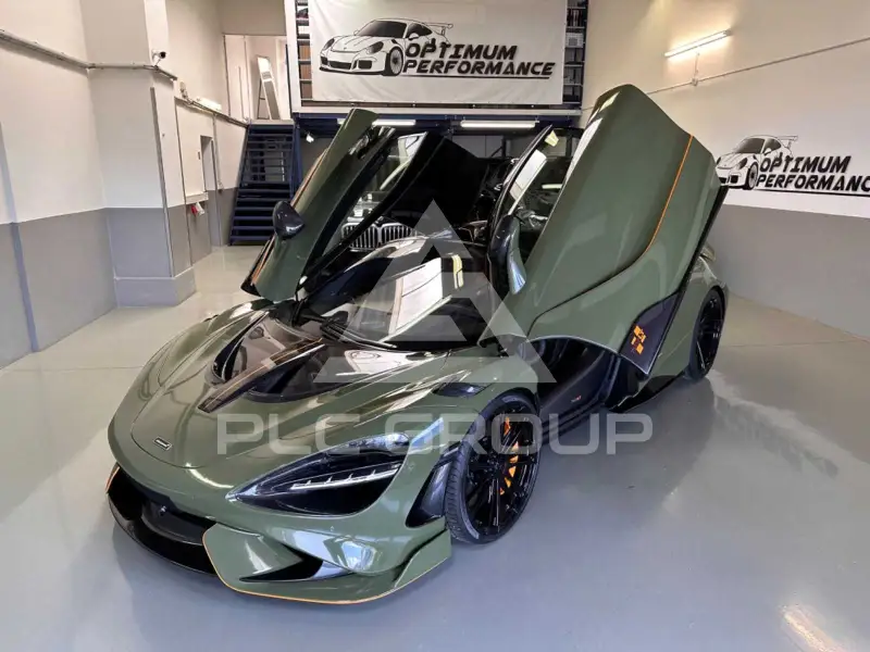 2021 McLaren 765