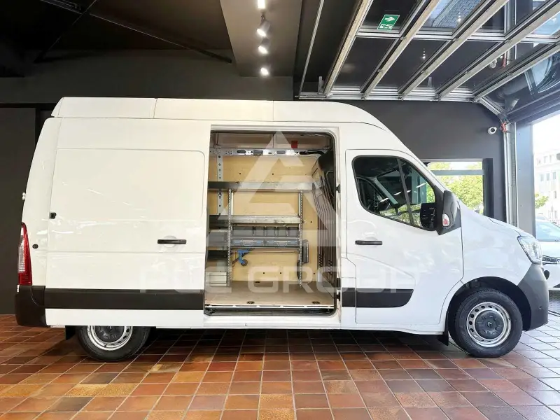 2021 Renault Master