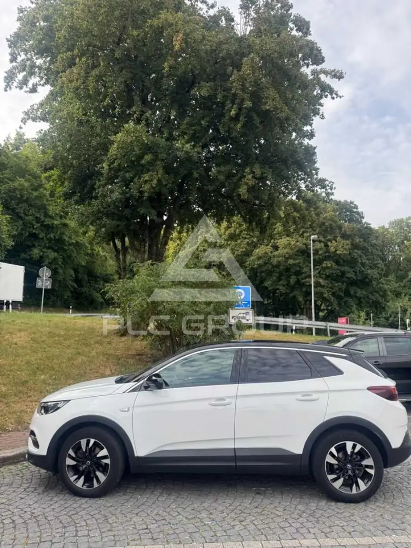 2021 Opel GrandlandX
