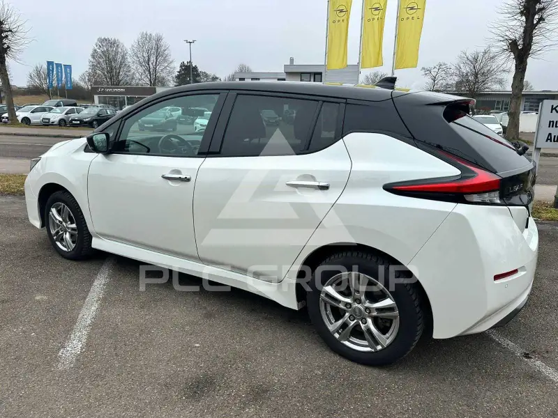 2022 Nissan LEAF