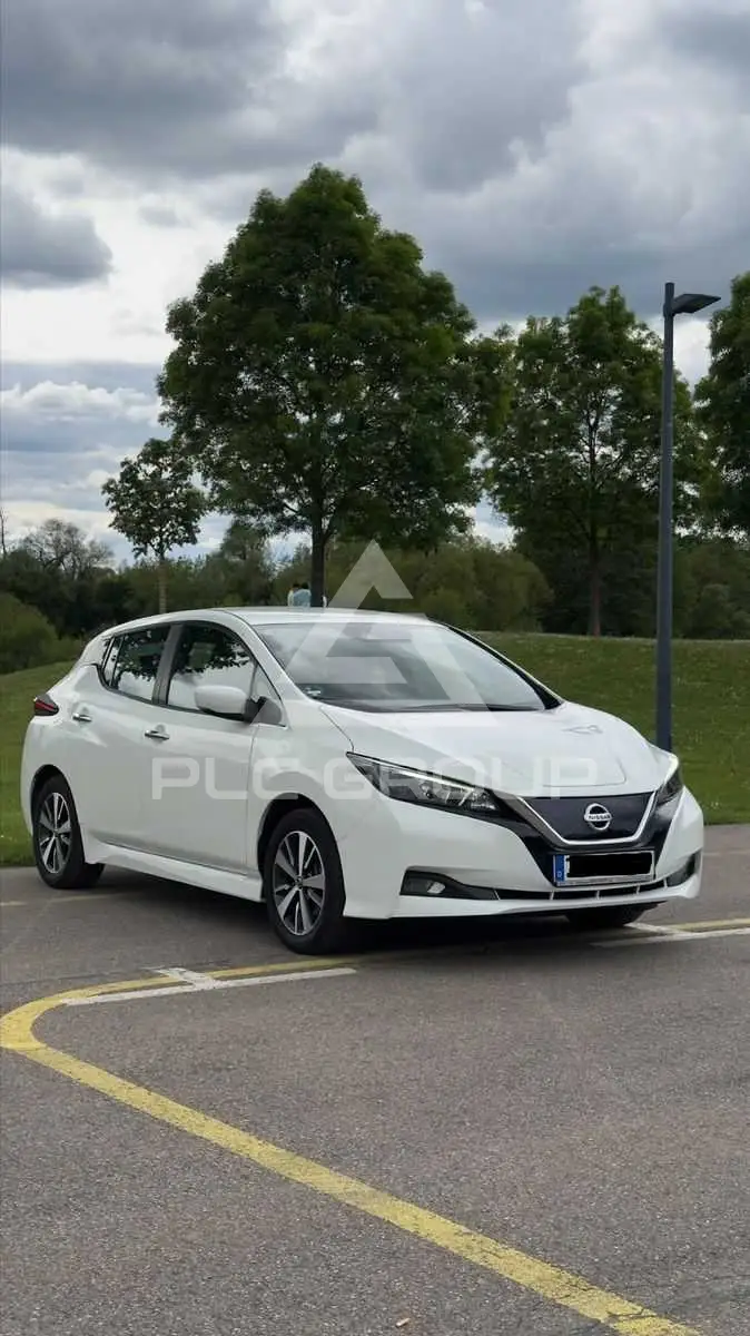 2022 Nissan LEAF