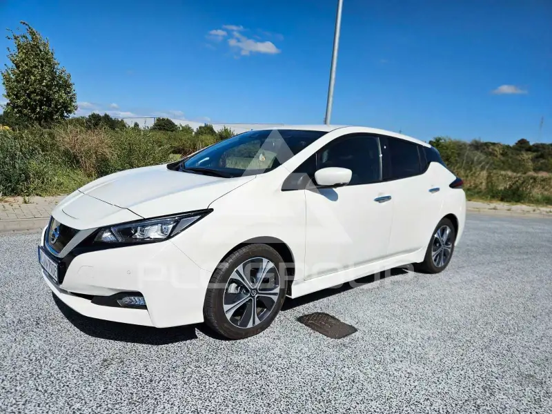 2022 Nissan LEAF