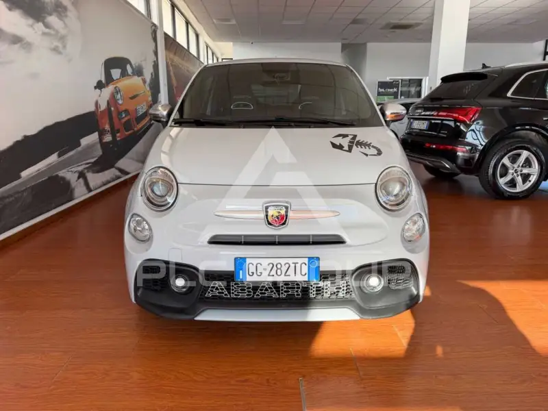 2022 Abarth 595