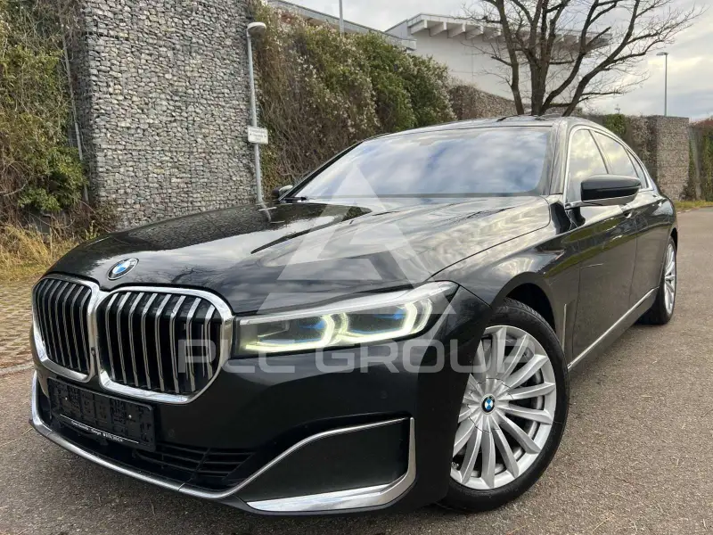 2022 BMW 740