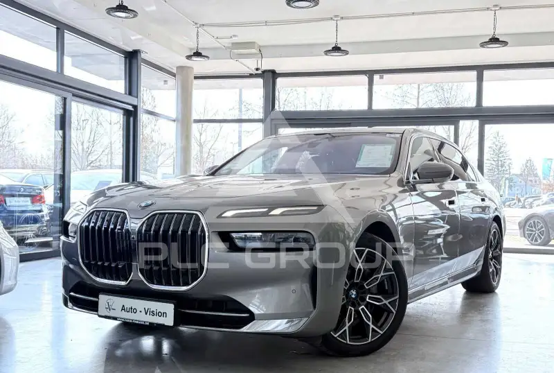 2023 BMW 740