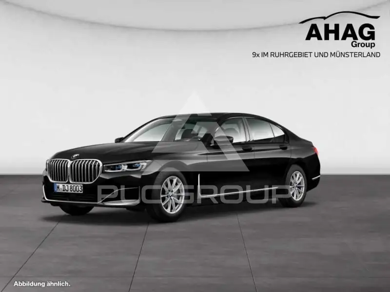 2022 BMW 740