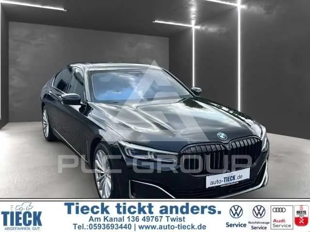 2022 BMW 740