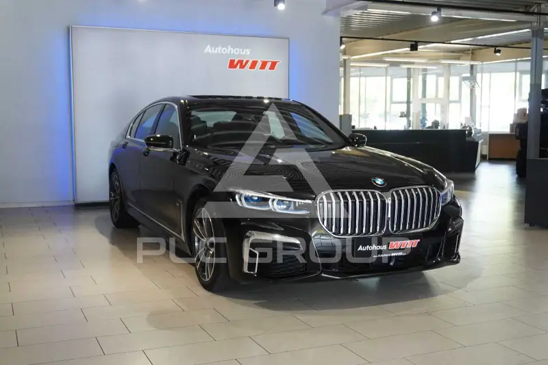 2022 BMW 740