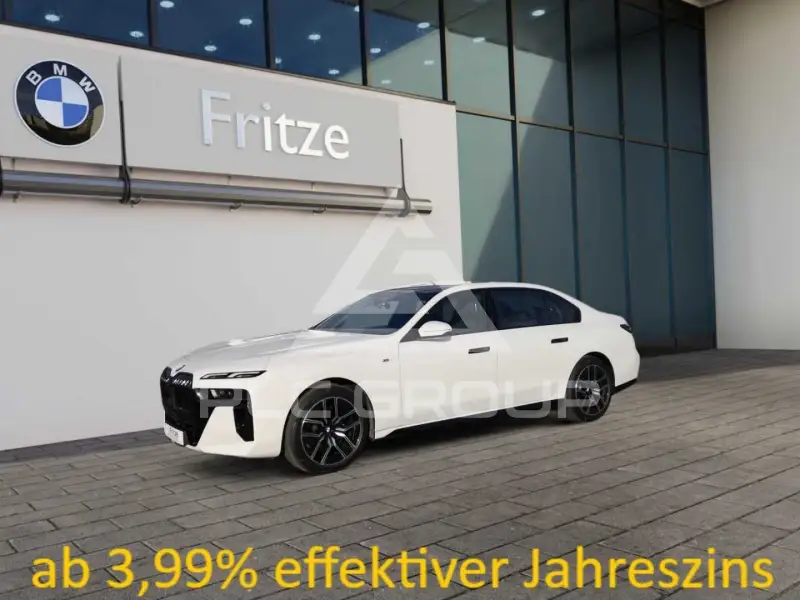2022 BMW 740