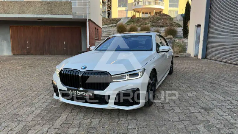 2022 BMW 740