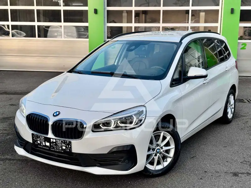 2022 BMW 216