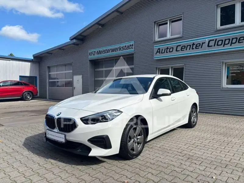 2022 BMW 216