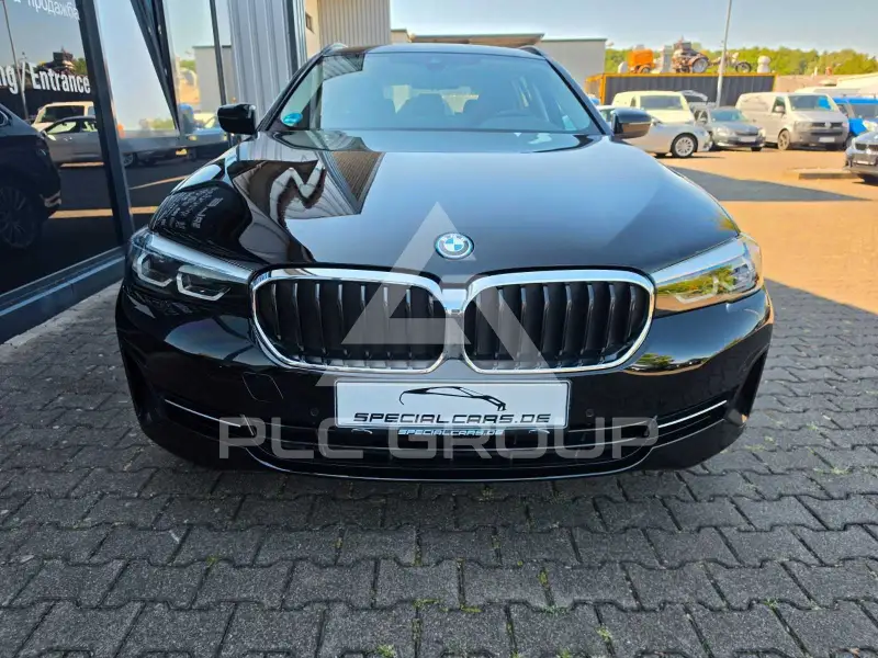 2022 BMW 530