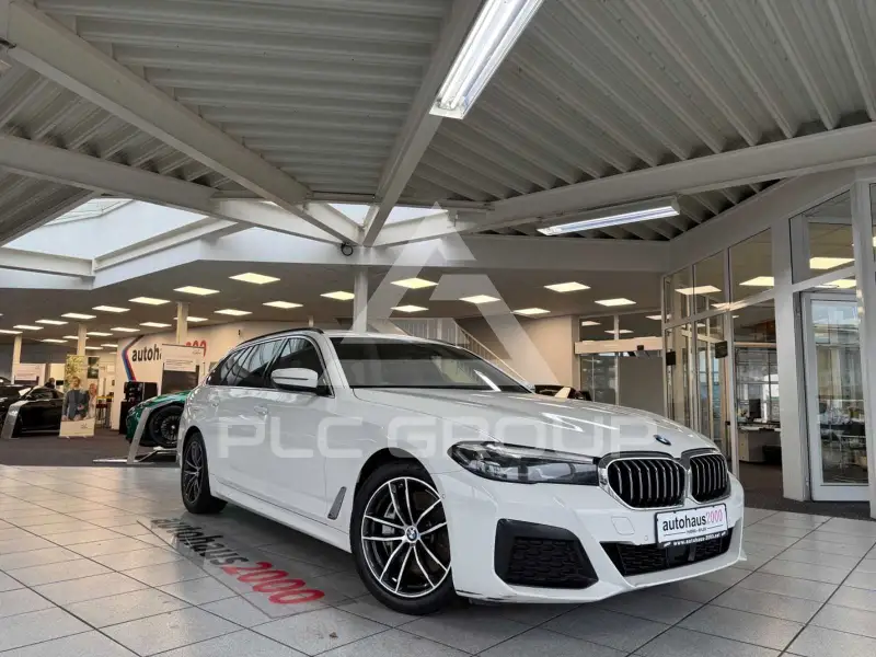 2022 BMW 530