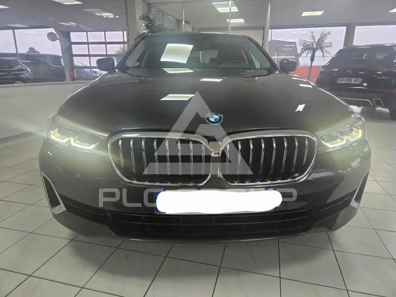 2022 BMW 530