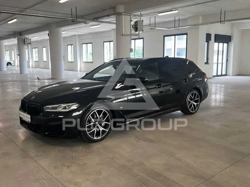 2022 BMW 530