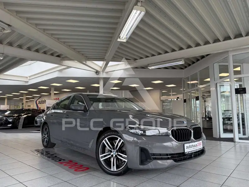 2022 BMW 530