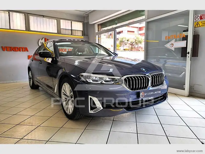 2022 BMW 530