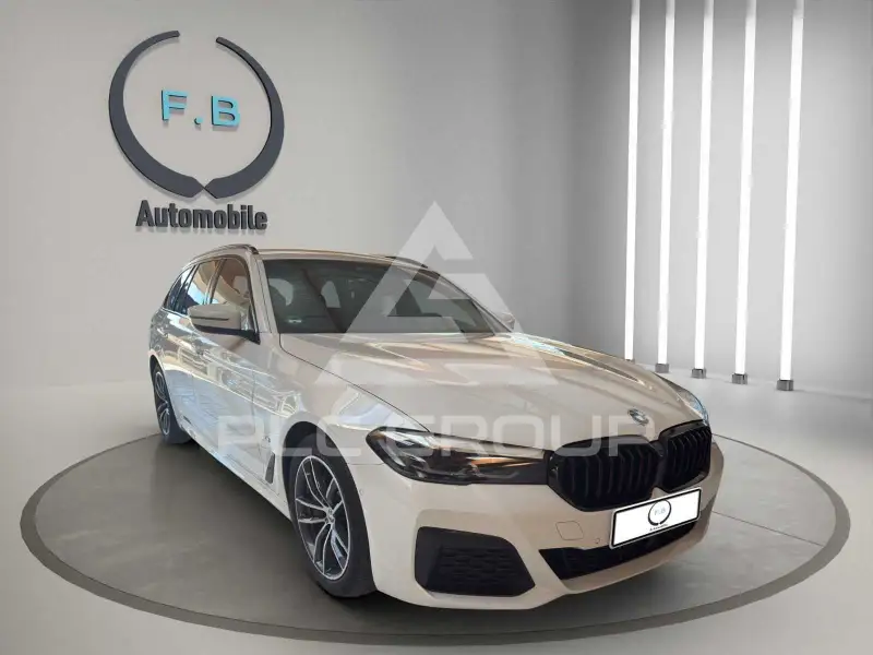 2022 BMW 530