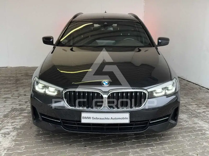2022 BMW 530