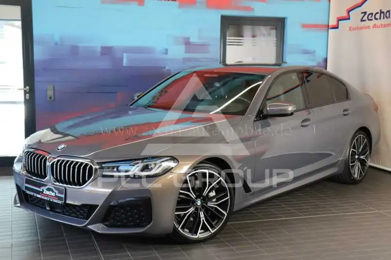 2022 BMW 530