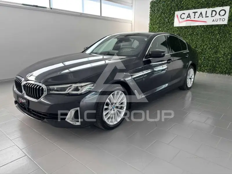2022 BMW 530